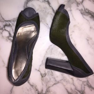 NWOT DVF Olive Green Calfhair Sculptural Peeptoes